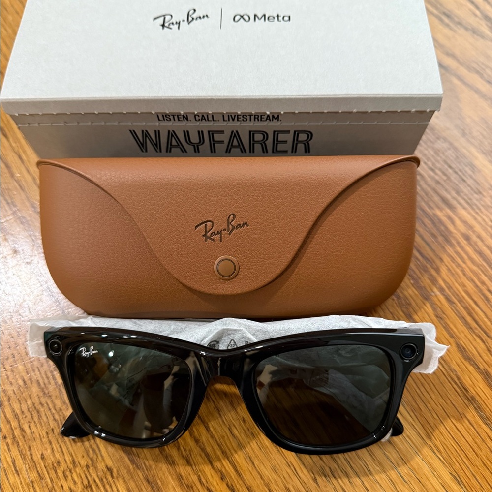Ray-Ban Black Wayfarer Meta Sunglasses
